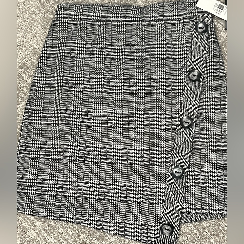 NWTs I.N. San Francisco Black and White Checked/Houndstooth Skirt Sz M